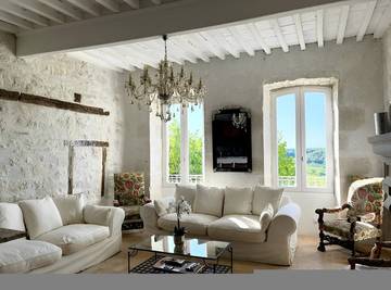 Gîte pour 9 personnes, avec terrasse à Lauzerte