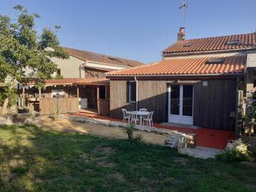Gîte pour 6 personnes, avec jardin et terrasse à Saint-Florent-des-Bois