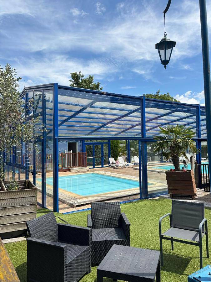 Location de vacances pour 4 personnes, avec Jacuzzi et Terrasse ainsi que Jardin et Piscine à Renty