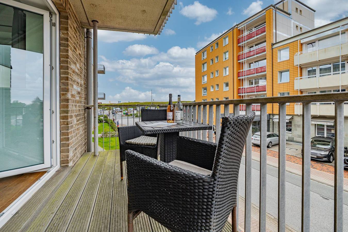 Ganze Wohnung, Moderne Ferienwohnung für 2 Personen mit Balkon und Stellplatz direkt am Strand in Westerland, Sylt (Gemeinde)