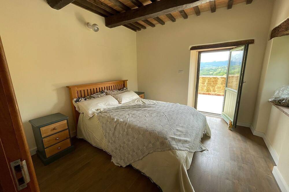 Italian Villa with private pool and spectacular views in Gualdo, Parco nazionale dei Monti Sibillini