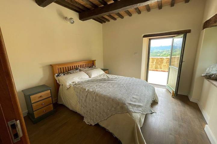 Italian Villa with private pool and spectacular views in Gualdo, Monti Sibillini National Park