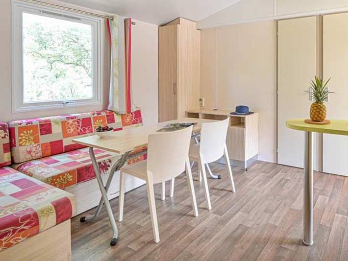 Flower Camping Le Fondespierre - Mobilheim 4 personen - Confort - 26m² (2 Schlafzimmer + Klimaanlage) in Castries, Mittelmeerküste (Frankreich)