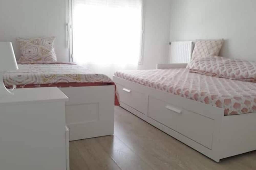 Entire apartment, Paradise - Disneyland Paris in Chessy, Seine-et-Marne