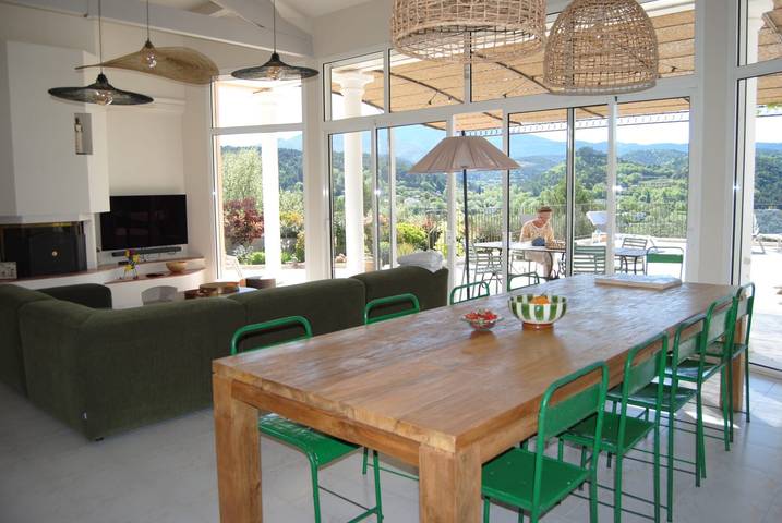 Maison de vacances 'Villa La Chanterelle' avec vue sur la montagne, Wi-Fi et climatisation in Entrechaux, Parc naturel régional du Mont-Ventoux