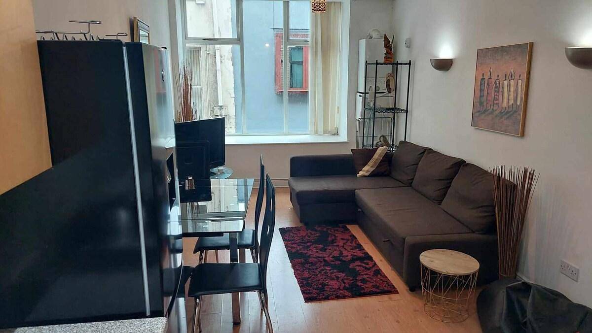 Hel ferieleilighet, City-center Flat Sleeps 4 with Balcony in Liverpool, Merseyside