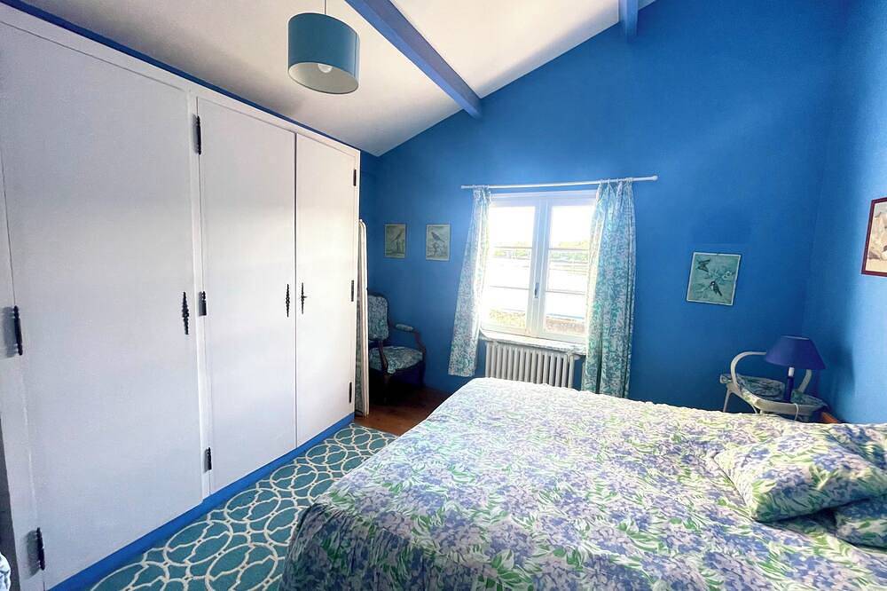 Waterfront house, sleeps 8 in Bono, Côte des Mégalithes