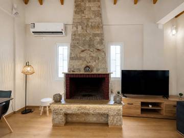 Vacation Rental for 10 Guests in Korinthia, Picture 4