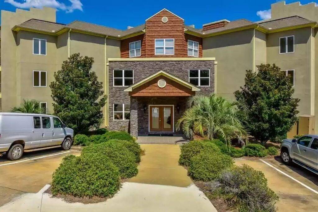 Ganze Wohnung, Lovely Lake Condo with Boat Slip and Pool in Alexander City, Lake Martin