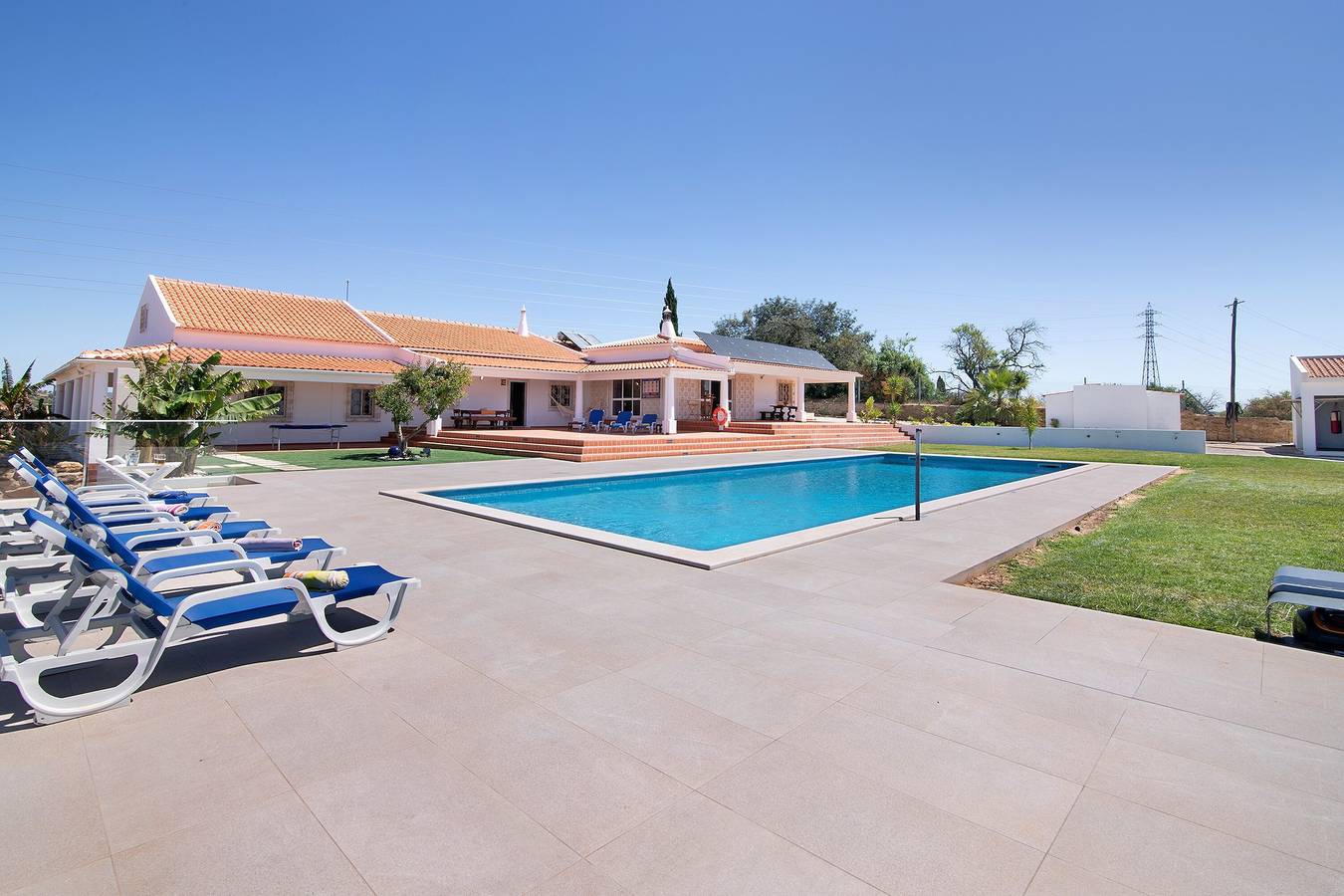 Villa 'Monte Do Pataco' com Piscina Privada, Terraço Privado e Wi-Fi in Paderne, Distrito de Faro