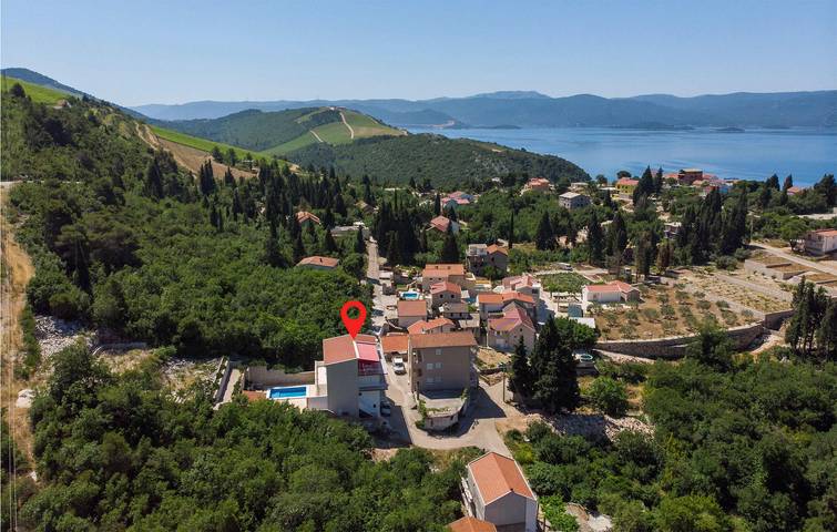 Geräumige 2-Zimmer-Wohnung mit Pool, in Strandnähe und mit guter Infrastruktur in Dubrovnik-Neretva