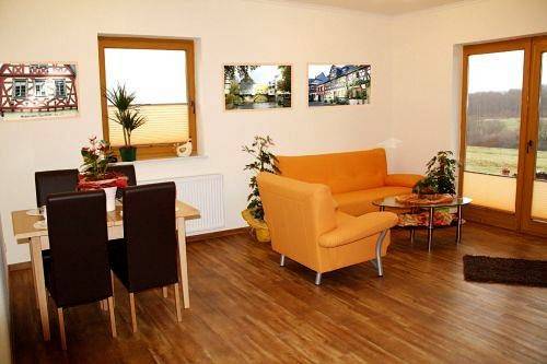 Geheel vakantieappartement, Appartement, douche, Wc, 2 slaapkamers in Buch, Hunsrück