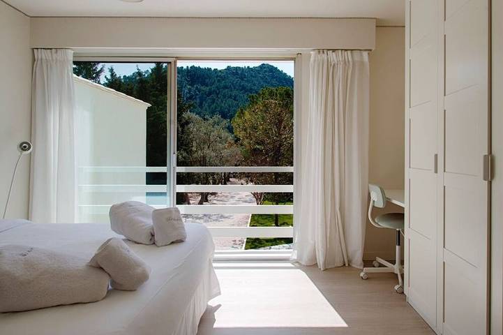 Gîte pour 12 personnes, avec jardin à Gémenos - 4