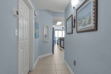 Beach Rental for 8 Guests in Panama City Beach, Emerald Coast, Picture 2