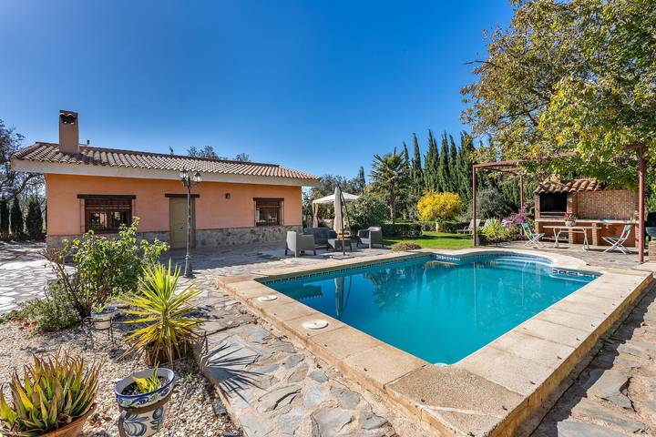 Casa rural para 9 personas, con Jardín