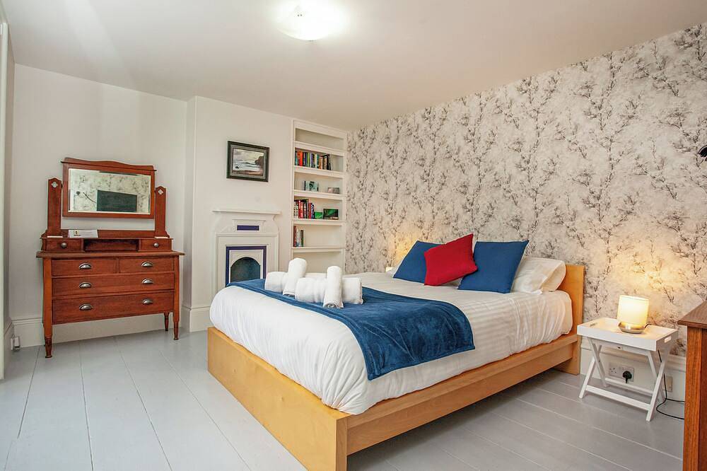 5 bedroom accommodation in Stoke Gabriel, near Totnes in Stoke Gabriel, Devon