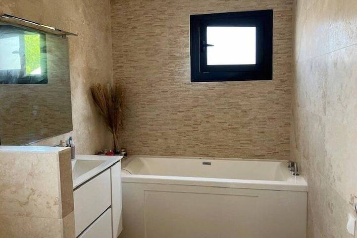 Ganze Wohnung, Air-conditioned villa for 8 people with a swimming pool – La Crau in La Crau, Mittelmeerküste (Frankreich)
