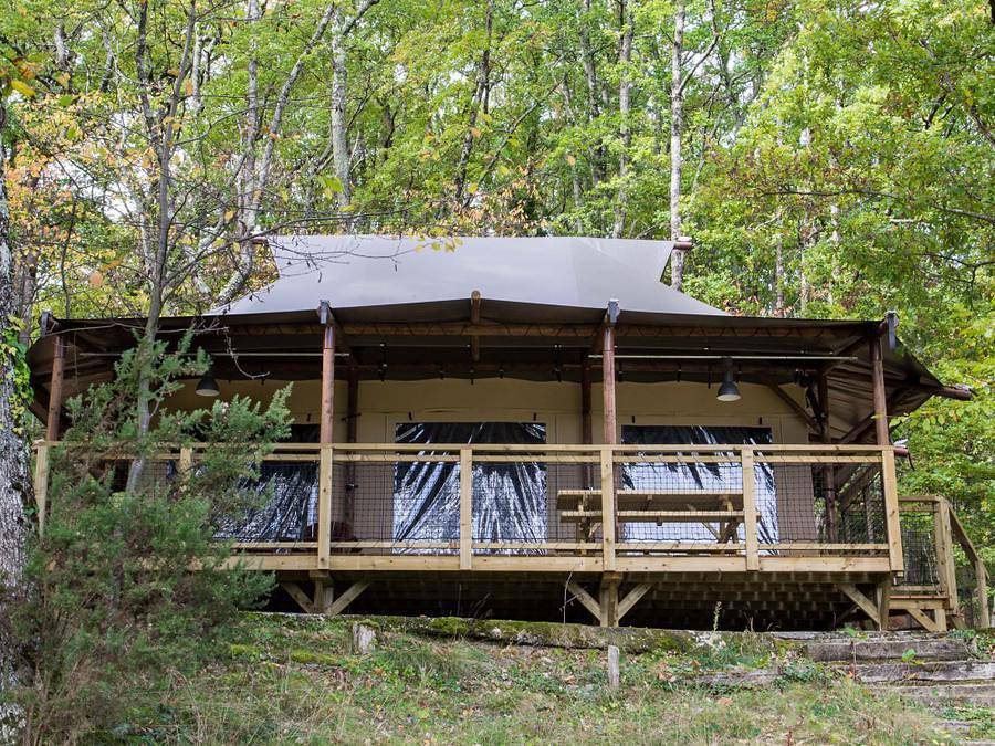 Camping Domaine de La Serre - Safarizelt 6 personen - Zelt Safari Lodge Okavango Premium 57 M² / 3 Zimmer - Überdachte Terrasse in Aigues-Vives (Ariège), Ariège