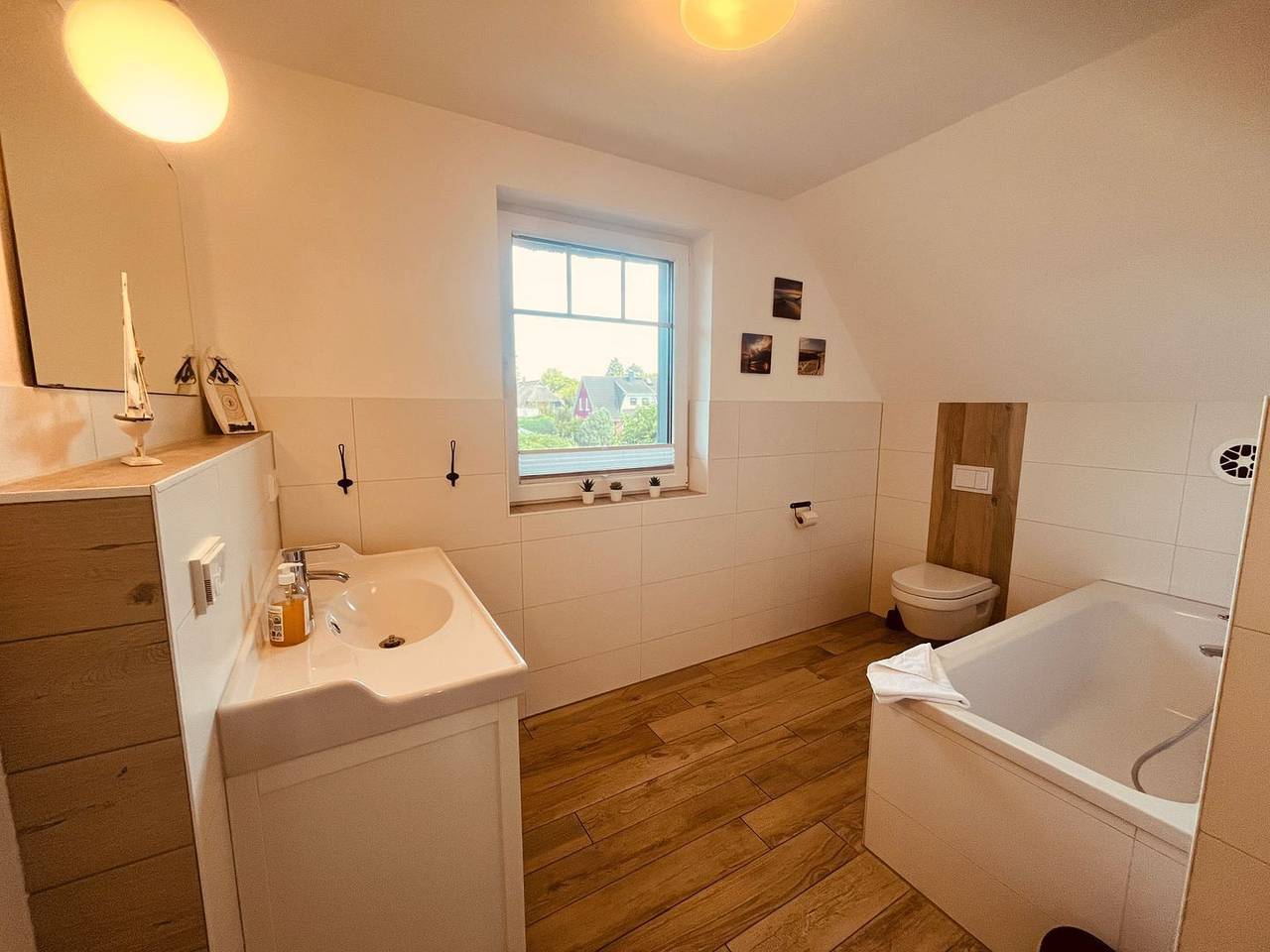 Svea - Reetdach, Terrasse, Garten, Grill, Haustiere erlaubt, Sauna, Kamin in Born a. Darß, Born am Darß