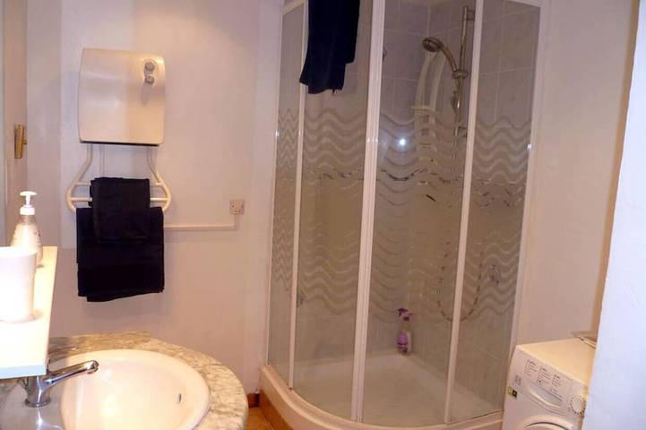 Gîte pour 4 personnes, avec jardin ainsi que piscine et terrasse à Vernoux-en-Gâtine - 4