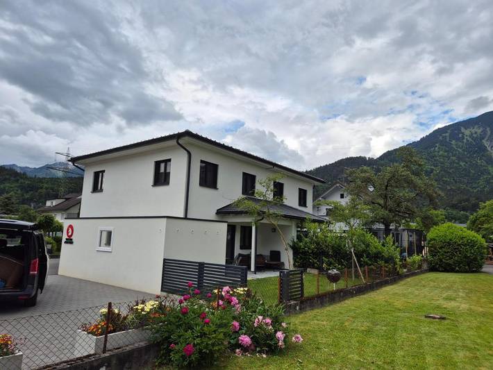 Ferienhaus für 7 Personen, mit Balkon und Terrasse sowie Garten und Ausblick