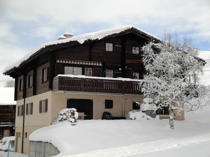 Ferienwohnung für 7 Personen, mit Balkon und Terrasse in Obersaxen