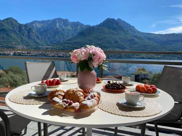 Gîte pour 4 personnes, avec vue ainsi que balcon et vue sur le lac à Oliveto Lario