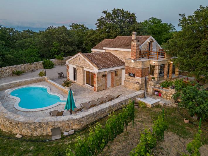 Villa voor 6 personen, with Balkon and Terras as well as Tuin in Zadar
