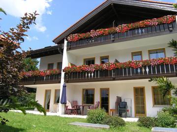 Ferienwohnung für 3 Personen, mit Terrasse und Garten in Oberstaufen