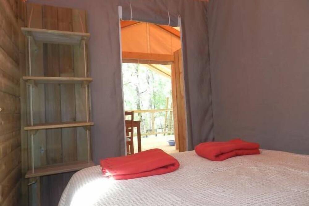 Glamping Lodge - Lodges du Bois Dodo in Septfonds, Quercy