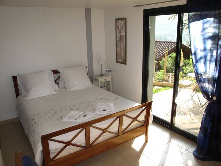 Chambre d’hôte pour 2 personnes, avec jardin ainsi que terrasse et vue