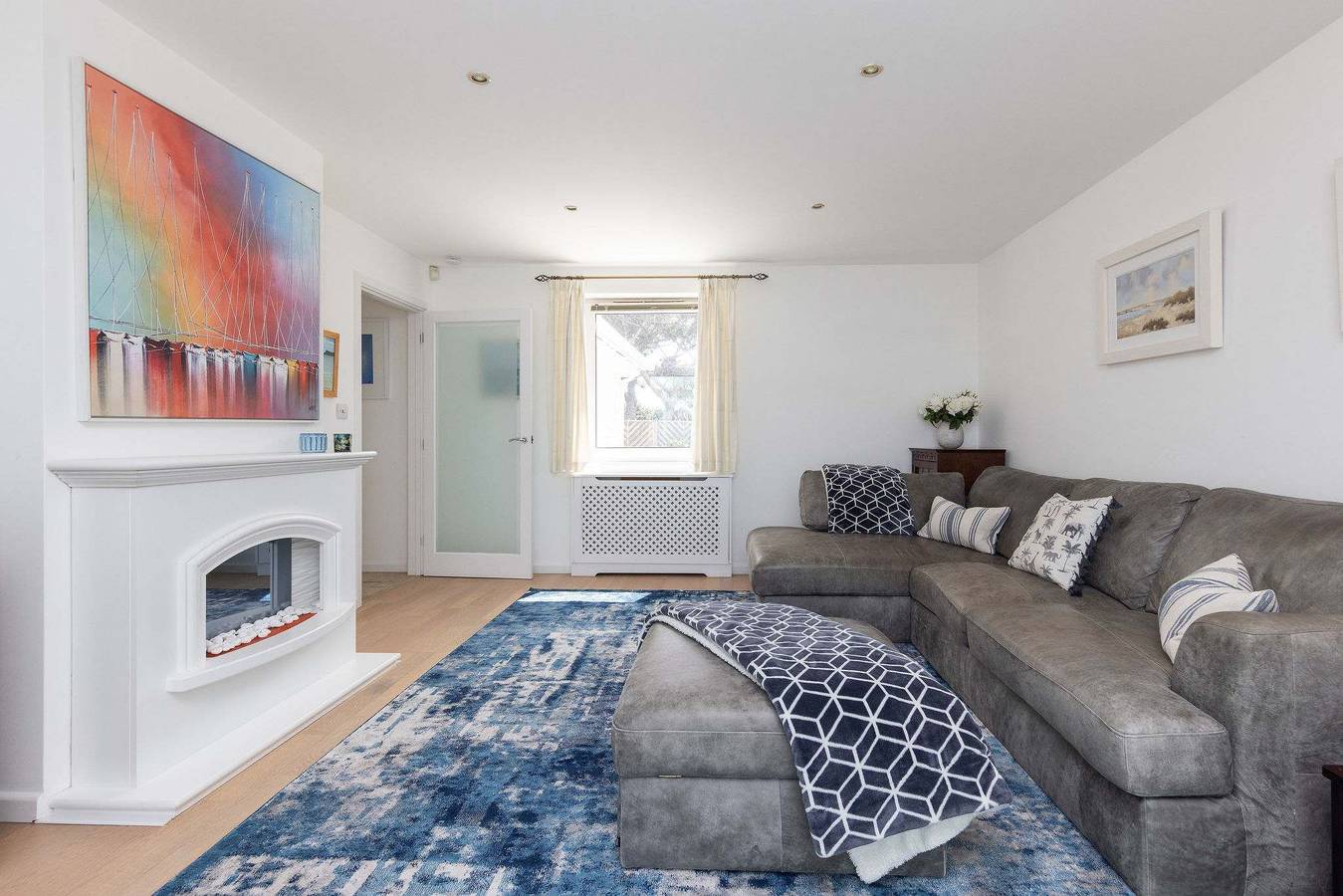 3-Bed Beach Bungalow & Garden, 150m to Sea in West Wittering, West Sussex