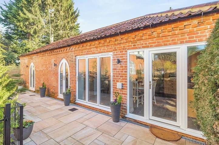 Cottage for 4 people, with garden and hot tub in Norfolk