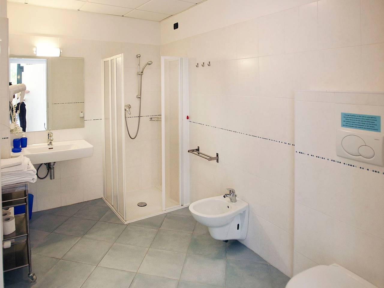 Apartamento entero, Zwei-Zimmer-Wohnung mit teilweisem Seeblick in Malcesine, Montañas Garda