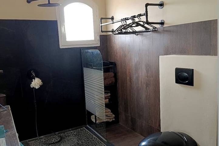 Gîte pour 8 personnes, avec jardin à Blauvac - 2