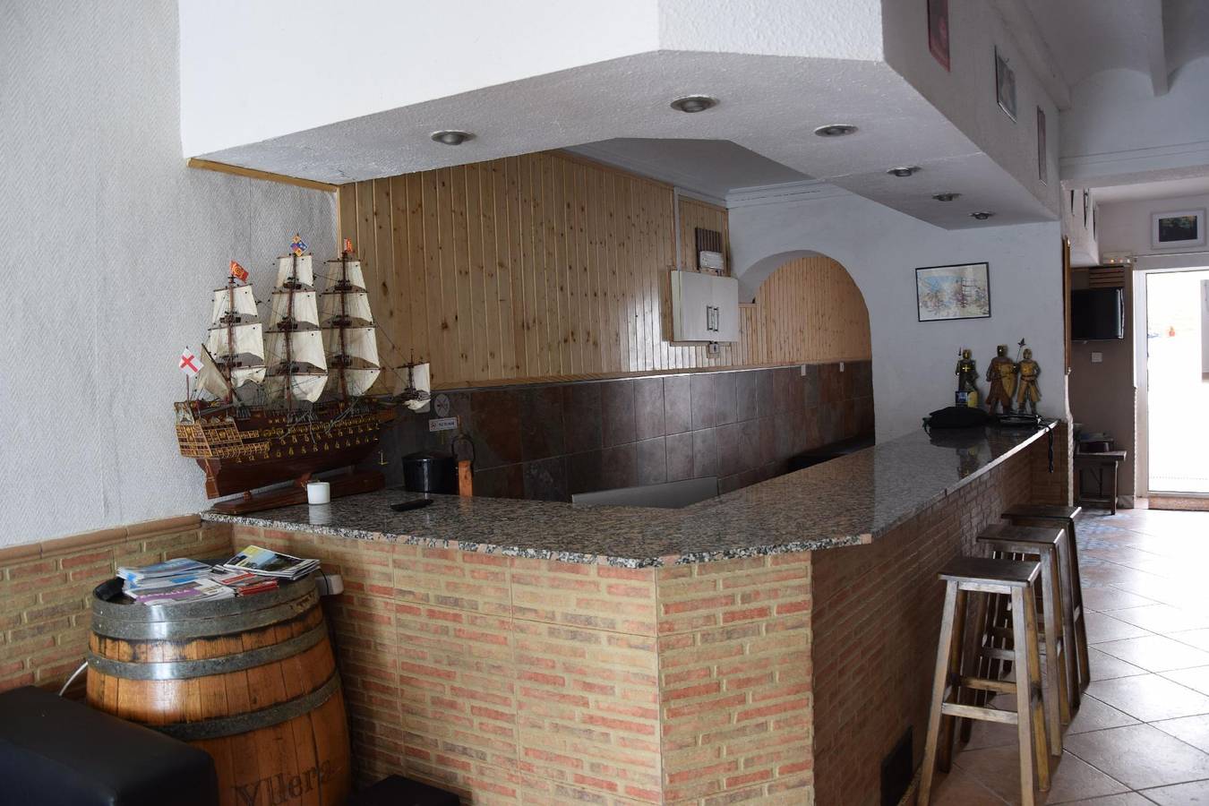 Chalet "Casa El chorro" con bar privado y barbacoa in Castalla, Interior de Alicante