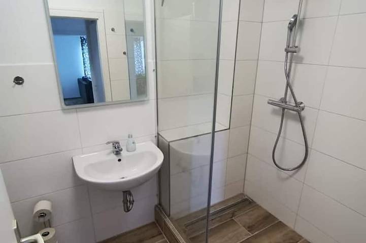 Ganze Wohnung, Komfortable Wohnung mit Balkon für bis zu 6 Personen in Bochum, Ruhrgebiet