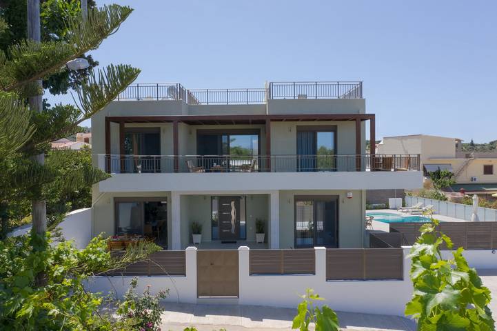 Ferienhaus für 10 Personen, mit Balkon und Terrasse sowie Garten in Adele