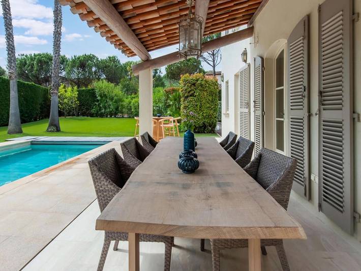 Plush Villa in Saint Tropez with Artistic Interiors & Pool in Gassin, Costa mediterránea (Francia)