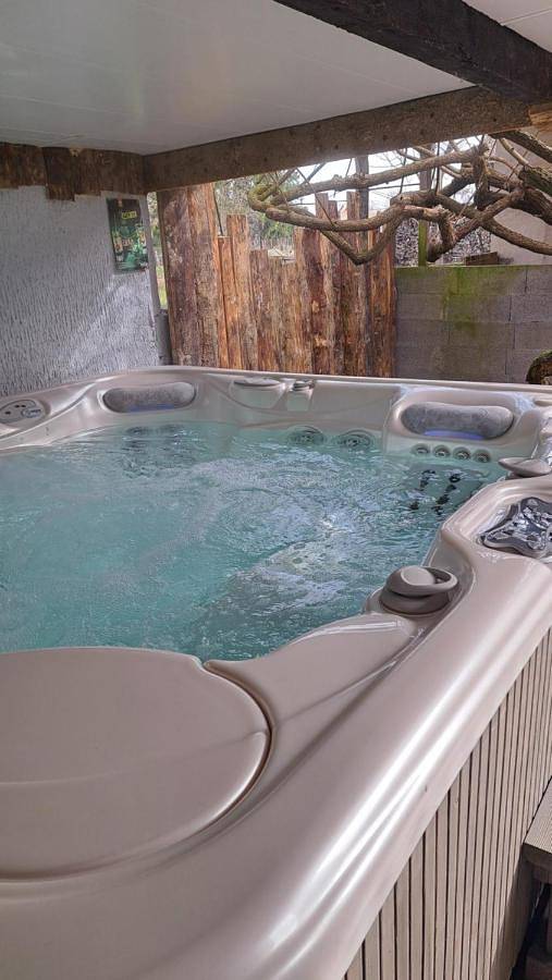 Location de vacances pour 6 personnes, avec jardin et jacuzzi à Gerstheim