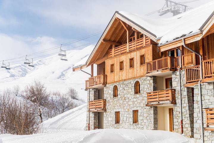 Chalet pour 6 personnes, avec jacuzzi ainsi que terrasse et sauna à Fontcouverte-la-Toussuire