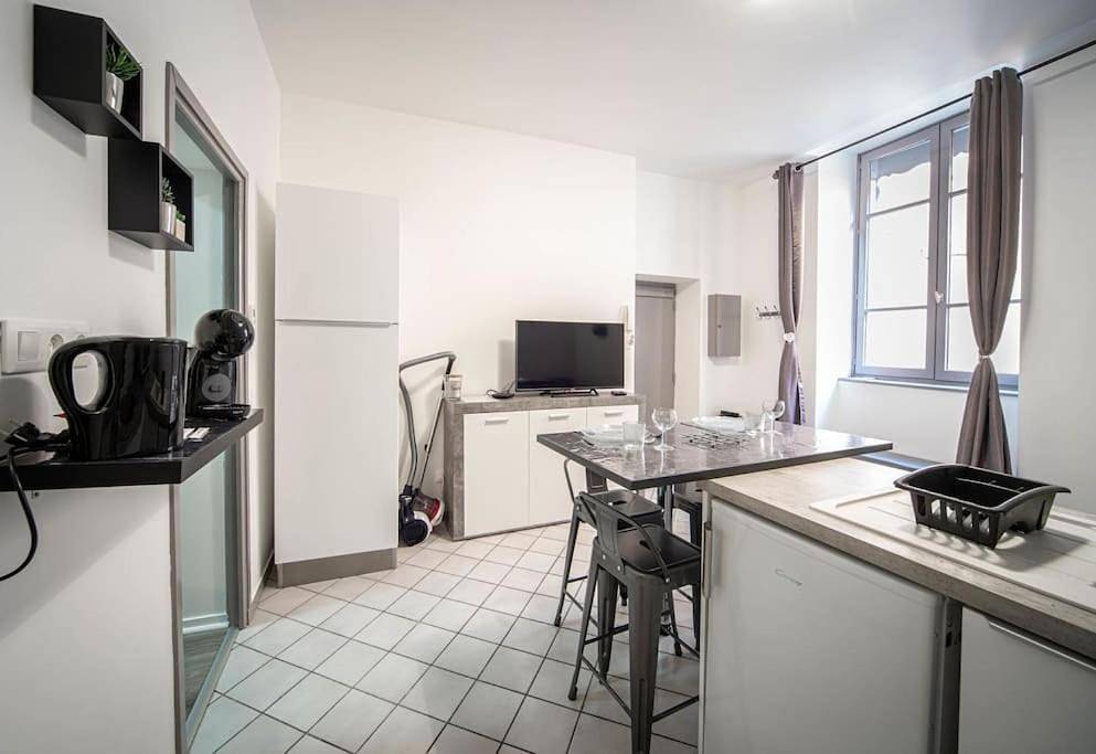 Appartement entier, One-Bedroom Apartment in Chalon-sur-Saône, Région de Chalon-sur-Saône