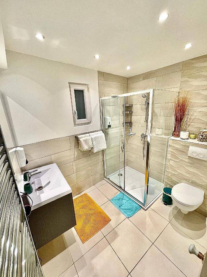 Double or Twin Room with Private Bathroom in La Roche-en-Ardenne, Province de Luxembourg