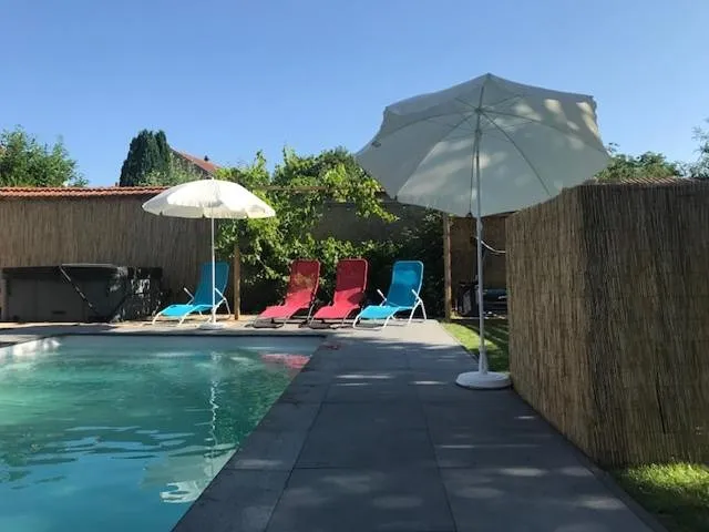Casa de vacaciones para 5 personas, con jardín además de jacuzzi y piscina, Se admiten mascotas - 1