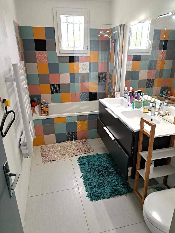 Location de vacances pour 8 personnes, avec terrasse ainsi que jardin et piscine à Montolieu - 3
