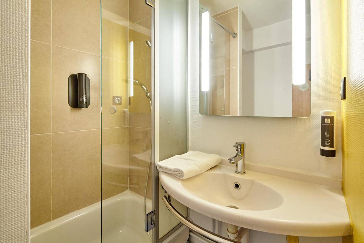 B&B Hotel Evry Lisses 2 - 3 étoiles in Lisses, Essonne