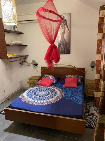 Gîte pour 4 personnes, avec terrasse et jacuzzi à Terre-de-Bas