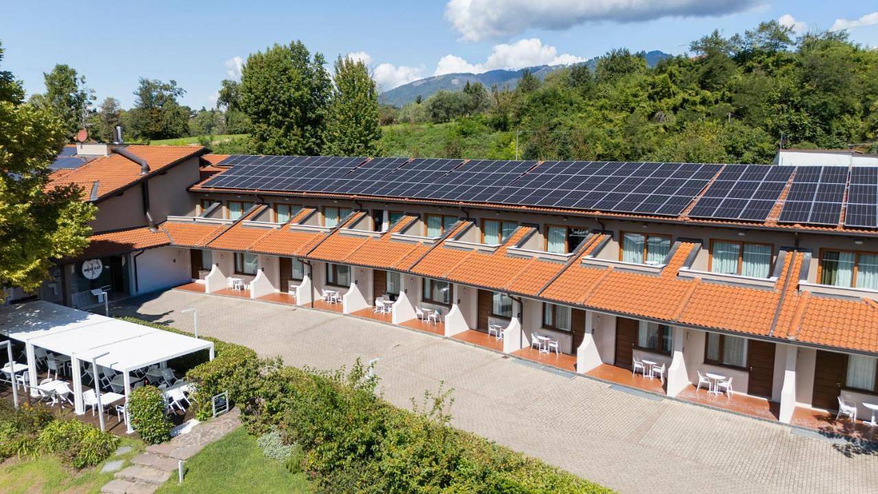 Superior Queen Room with Balcony and Lake View in Varese, Varese Province