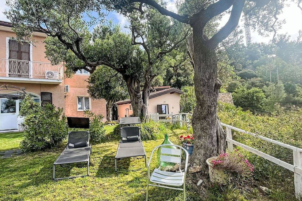 Angenehme Wohnung in einem Ferienhaus mit Klimaanlage,  W-Lan, Terrasse und Haustiere erlaubt in Finale Ligure, Finale Ligure Gemeinde