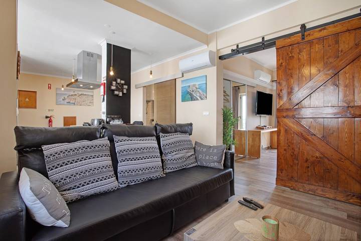 Ganze Wohnung, Ferienwohnung 'Home Away From Home' mit Balkon und Wlan in Peniche, Leiria District